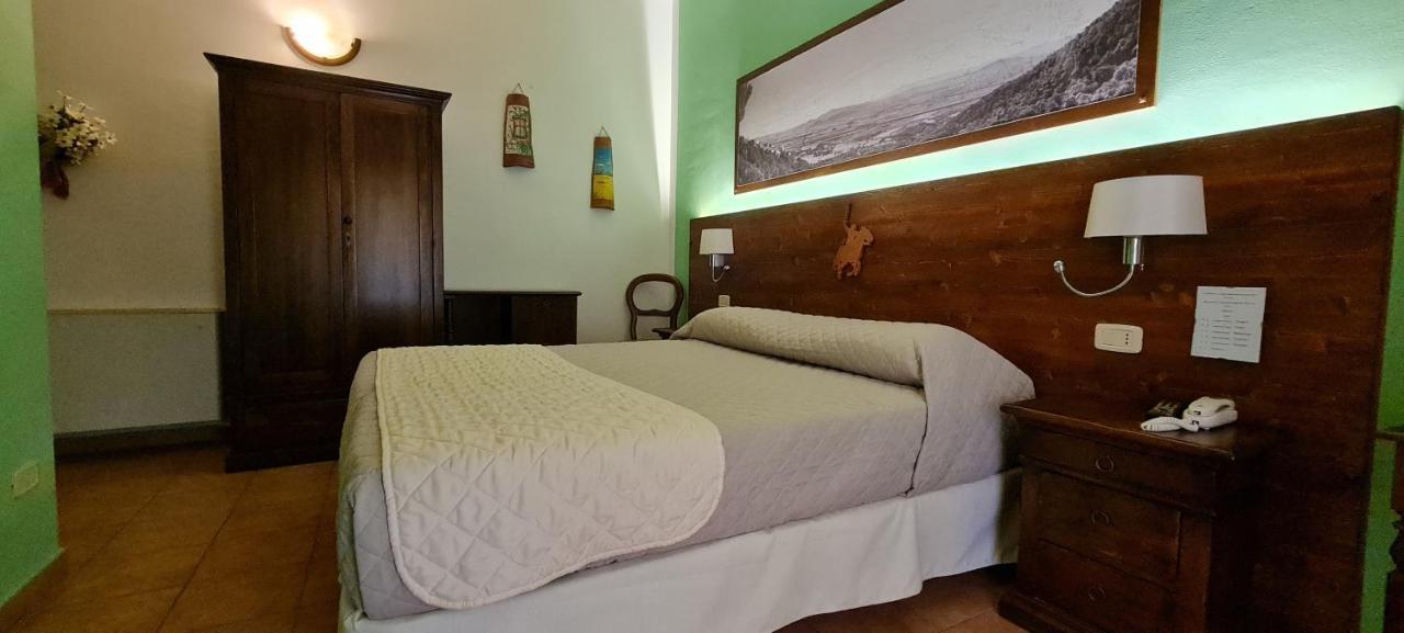 Locanda Mossa Dei Barbari Buriano  Bagian luar foto